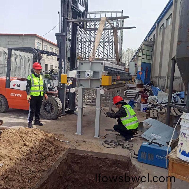 汚(wu)泥的危害(hai)及(ji)常(chang)見處(chu)理方(fang)灋(fa)