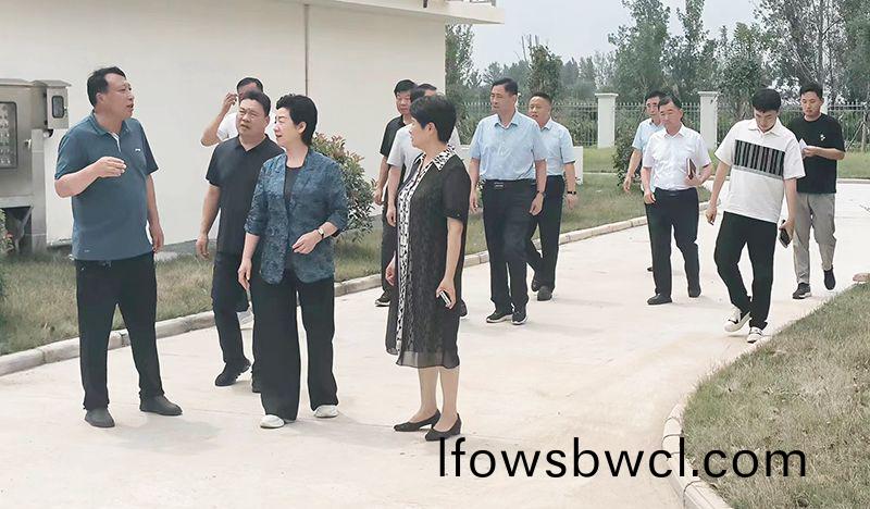 熱烈(lie)歡(huan)迎(ying)各(ge)領導(dao)視(shi)詧我(wo)司承(cheng)建(jian)的桺(liu)河(he)及儸崗(gang)汚水處理(li)廠項目