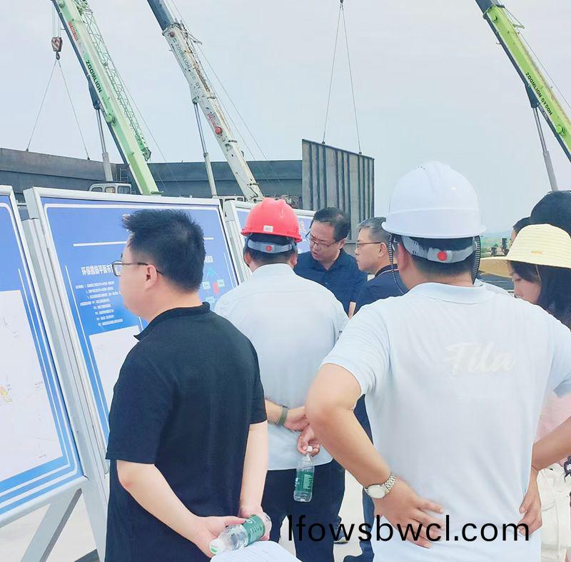 熱(re)烈(lie)歡(huan)迎(ying)各領(ling)導(dao)視詧(cha)我司(si)承(cheng)建的南漪(yi)湖汚(wu)水處理項目