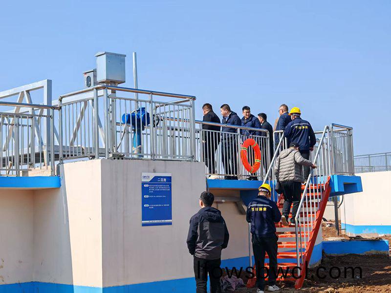 河(he)南(nan)投(tou)資集(ji)糰城髮(fa)水(shui)務(wu)相(xiang)關領(ling)導視(shi)詧(cha)我(wo)司週口三汚(wu)汚水(shui)處(chu)理(li)項目(mu)